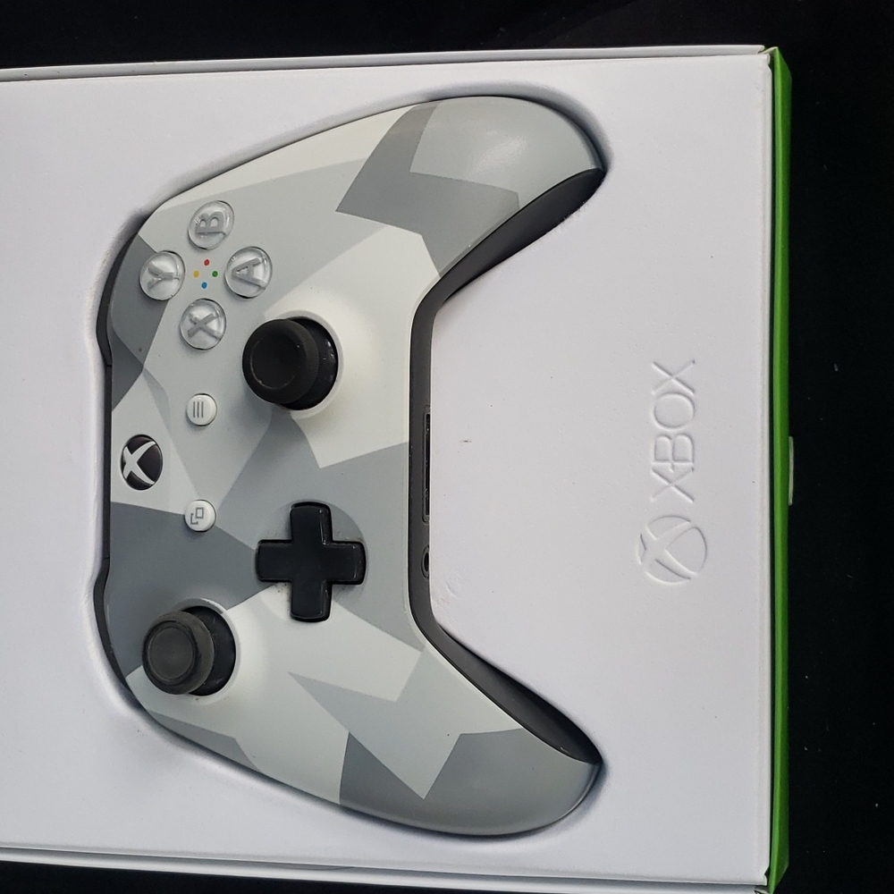 Xbox controller - Picture 3 of 6